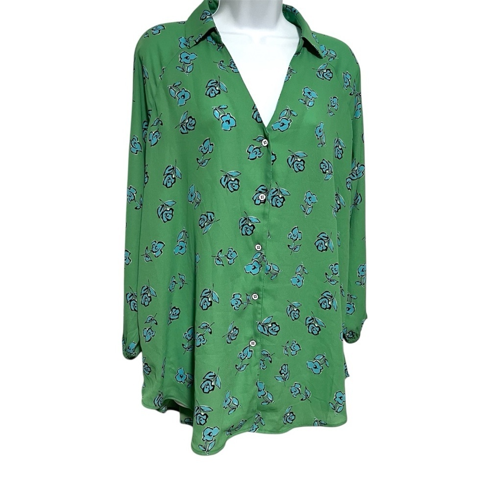 CAbi Emerald Green Blouse Blue Floral Print Size Medium Button Front Oversized